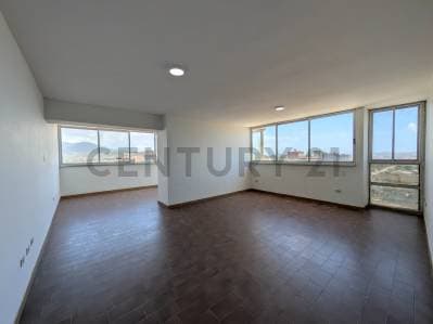 Amplio apartamento en el Edificio La Torre en Porlamar - photo 5