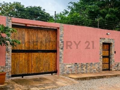 Casa Con Piscina Y Anexo En Venta Guayabal La Asunción