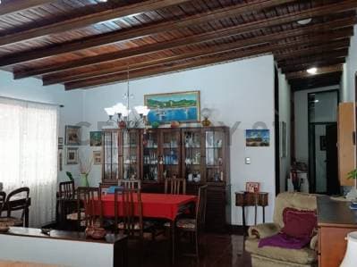 En venta Casa-Quinta con dos apartamentos listos para monetizar - photo 2