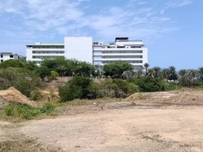 Terreno de uso turístico residencial 3.174mt2 frente a playa Guacuco