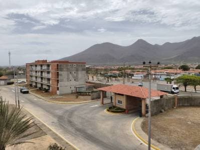 En Venta Excelente Apartamento listo para habitar en la Isla de Margarita. - photo 4