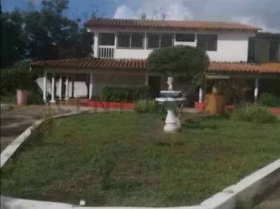 Cuatro Propiedades En Una: Inversi贸n Maestra en Altagracia, Isla de Margarita
