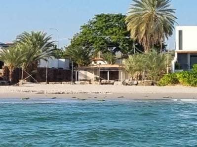 Terreno a Orilla del mar con playa privada en Playa el Yaque - photo 2