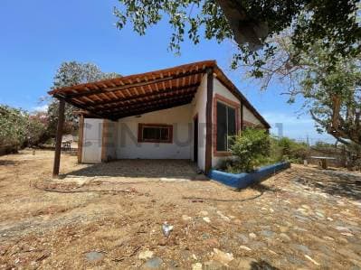 Casa estilo Chana con 4 town house anexos, La Guardia, Isla de Margarita - photo 2