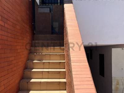 Oportunidad: en la Asuncion 3 viviendas con terreno a pie de calle - photo 2