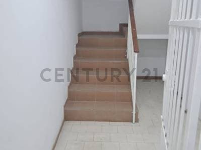 VENTA DE TERRENO CON BIENHECHURIA DE LOCAL COMERCIAL, OFICINAS, BAÑOS Y DEPOSITO - photo 2