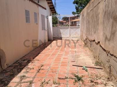 Venta de Casa en Urb. Desarrollo La Guardia.Cómoda y funcional. - photo 3