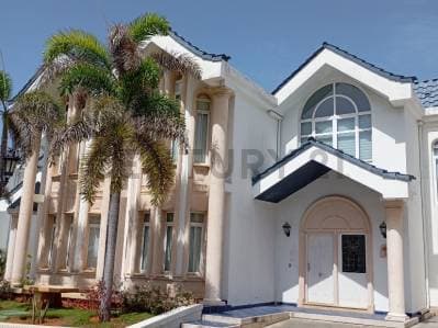 En venta Townhouse de Lujo en Conjunto cerrado