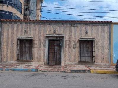 En venta Casa a orilla del mar en Pampatar - photo 4