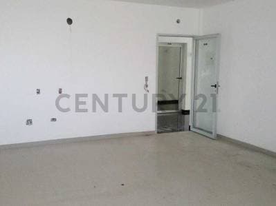 Espaciosa oficina en venta Calle San Rafael Porlamar Isla de Margarita - photo 3