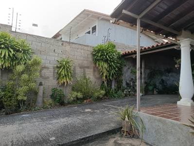 Casa en la Asunción, cerca de todos los servicios públicos - photo 2