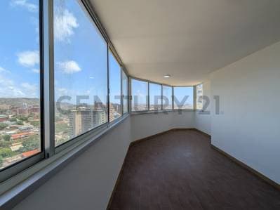 Amplio apartamento en el Edificio La Torre en Porlamar - photo 4