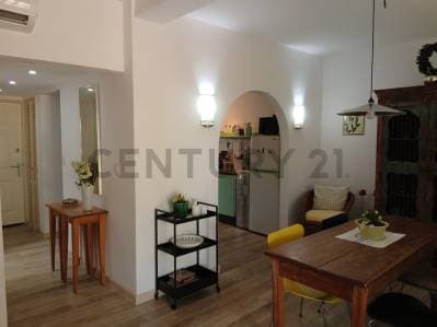 Townhouse Moderno Estilo Europeo en La Mira cerca de Playa El Agua (Oportunidad) - photo 5