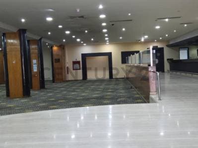 Local comercial de alto impacto en Porlamar de 1.472 m² - photo 3