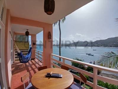 Renta fija frente al Mar con Terraza y Vista a la Bahía de Pampatar - photo 3