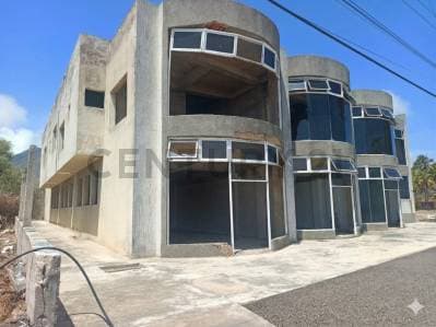 Edifico en venta en Playa Guacuco Isla de Margarita - photo 3