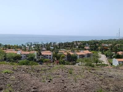 Terreno de uso Turístico, Residencial con Vista al mar, frente a playa Guacuco