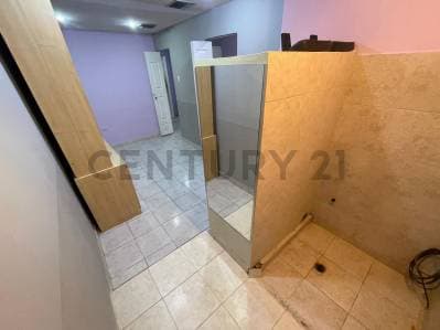 venta oficina comercial en excelente estado, amueblada - photo 2