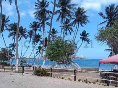 En venta Casa a orilla del mar en Pampatar - photo 2