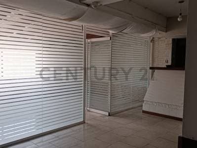 En venta, local para restaurant con Casa, terreno, oficinas y galpón - photo 2