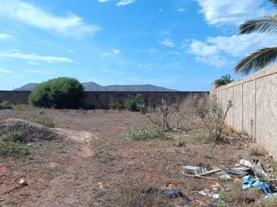 Terreno en Venta en La Exclusiva Playa El Agua Lote ideal para invertir. - photo 3