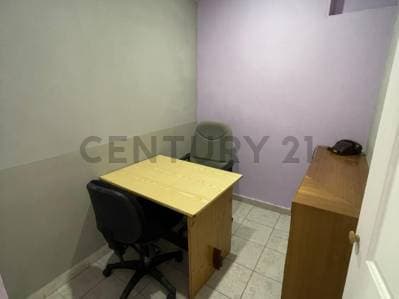 venta oficina comercial en excelente estado, amueblada - photo 3