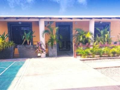 CASA RESIDENCIAL EN PLAYA EL AGUA CON POTENCIAL TURISTICO Y COMERCIAL - photo 3