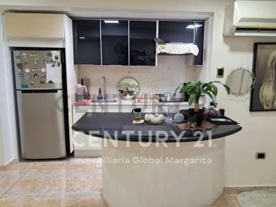 Venta de Apartamento en Residencias Los Cayos, Playas del Ángel, Pampatar. - photo 4