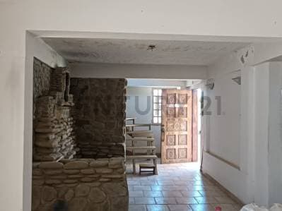 Oportunidad terreno de 800mt2 con 2 casas para remodelar en pampatar - photo 4