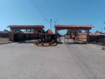 CASA EN LAS MARITES AVENIDA JUAN BAUTISTA ARISMENDI