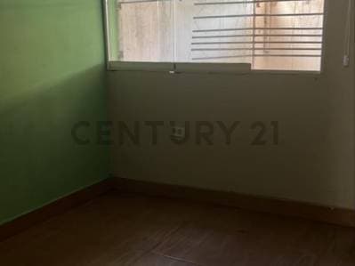 excelente local con ubicación estratégica comercial en Porlamar - photo 5