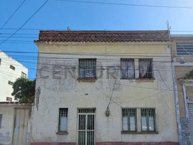 Terreno con BienhechurÃa, C. Zamora Porlamar. media cuadra antes boulevard Gómez