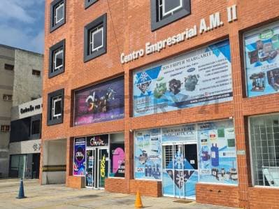 Oficina a estrenar con ba帽o y Aire Acondicionado Central nuevo