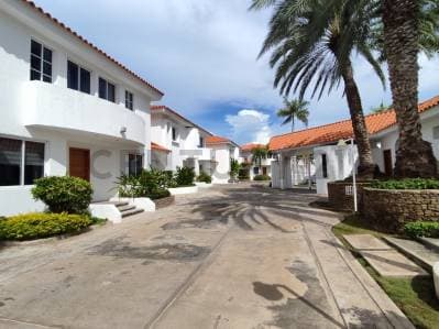 Townhouse Amoblado en Playa El Angel, Conjunto Residencial Casablanca Villas - photo 2